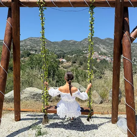 Safari House With Fireplace *