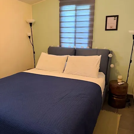 Safari House With Fireplace