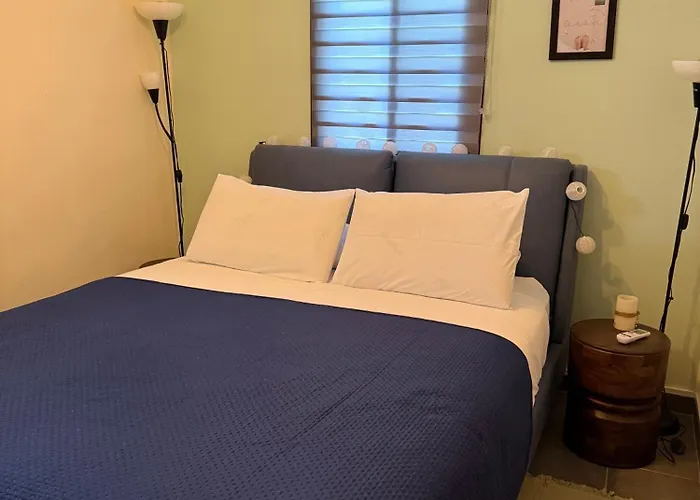 Safari House With Fireplace